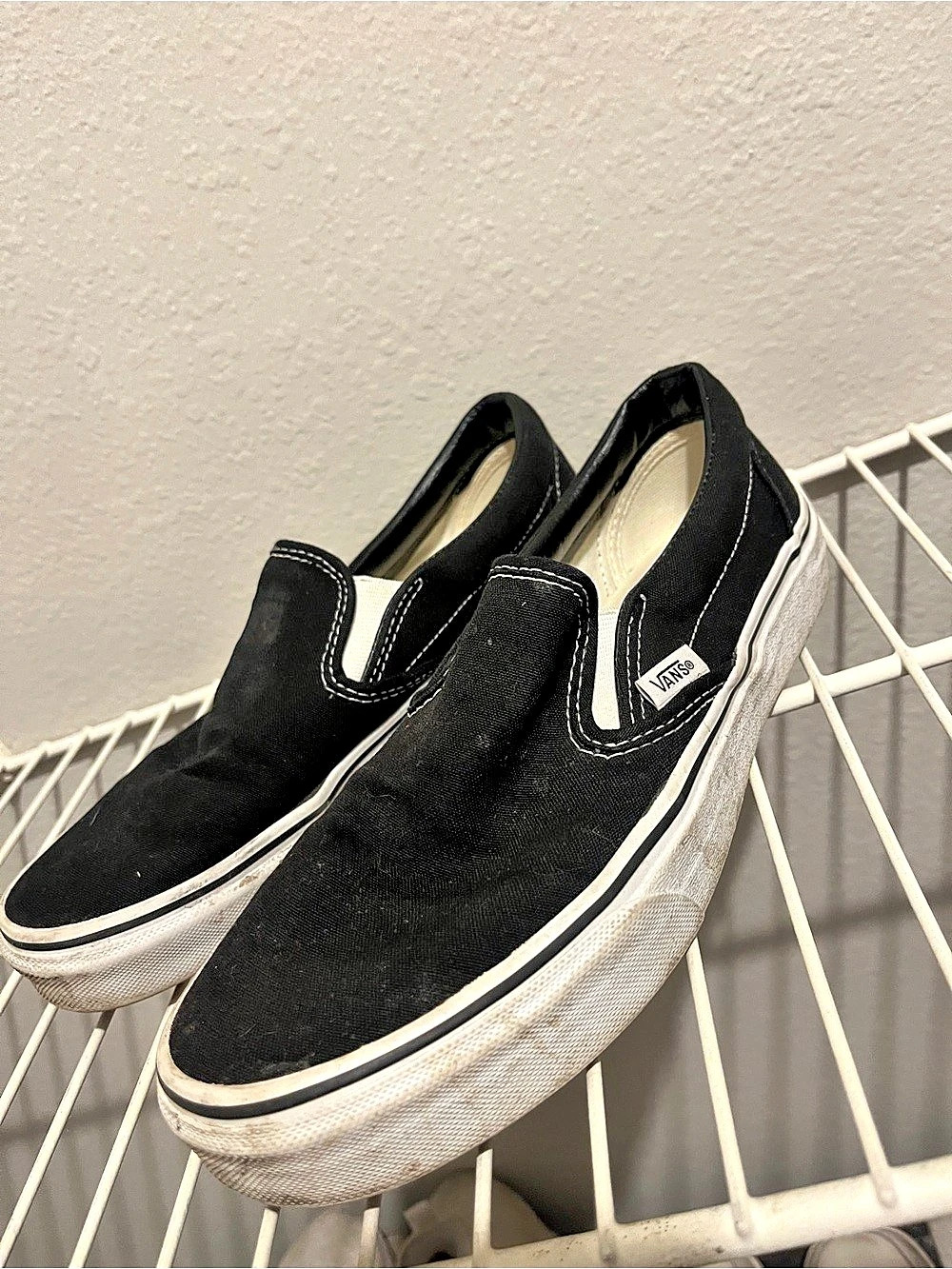 Vans Classic Slip-On Black Slip-On Sneakers